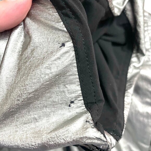 Lululemon Get Stellar Jacket Titanium Foil Windbreaker Hood Silver Size 10 - Picture 7 of 7
